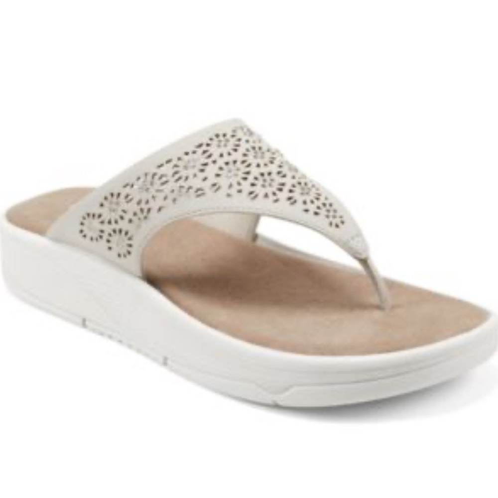 Easy Spirit Size 9.5
New In Box